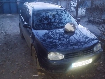 Авто Volkswagen Golf 1999 № 8512402