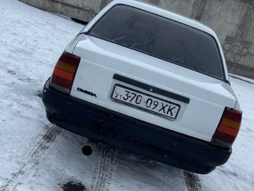 Авто Opel Admiral 1988 № 8512505