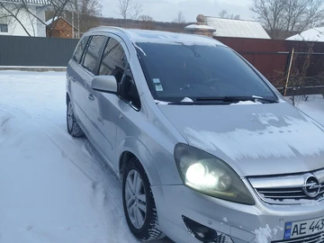 Авто Opel Zafira 2010 № 8512635