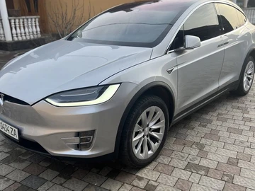 Авто Tesla Model X 2018 № 8512938