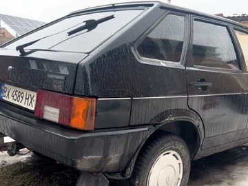 Авто ВАЗ 2109 1992 № 8513242