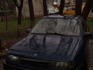 Авто Opel Vectra 1989 № 8513263