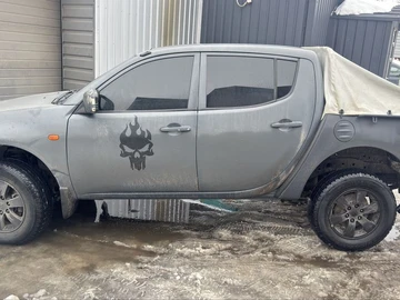 Авто Mitsubishi L 200 2010 № 8513965