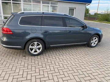 Авто Volkswagen Passat Variant 2011 № 8514195