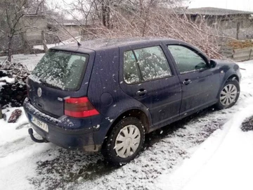 Авто Volkswagen Golf 1999 № 8514948