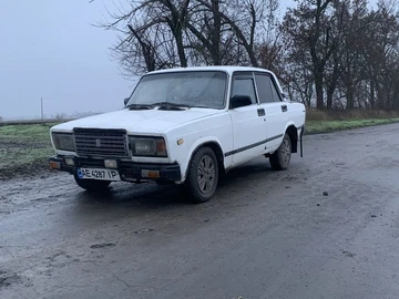 Авто ВАЗ 2107 1988 № 8516136