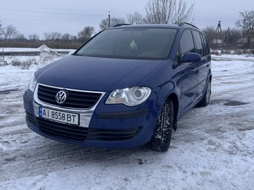 Авто Volkswagen Touran 2009 № 8517476