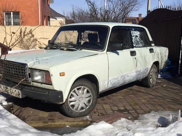 Авто ВАЗ 2107 1995 № 8518415