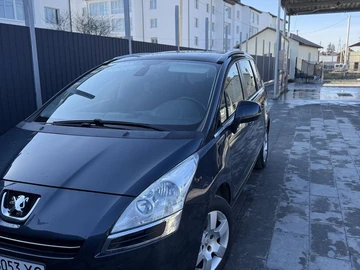 Авто Peugeot 5008 2013 № 8518502