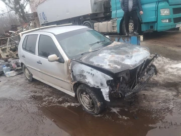 Авто Volkswagen Polo 2000 № 8518710