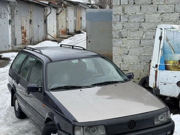 Авто Volkswagen Passat Hatchback 1992 № 8518792