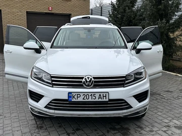 Авто Volkswagen Touareg 2015 № 8519933