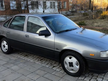 Авто Opel Vectra 1989 № 8520069