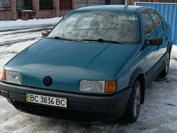 Авто Volkswagen Passat Sedan 1993 № 8520227