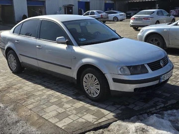 Авто Volkswagen Passat Sedan 2000 № 8520798