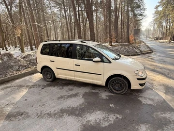 Авто Volkswagen Touran 2010 № 8522131