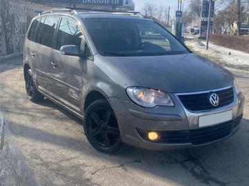 Авто Volkswagen Touran 2008 № 8522323