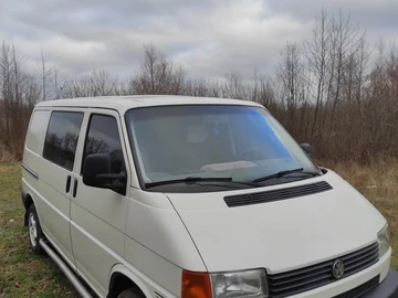 Авто Volkswagen Transporter 2000 № 8522397