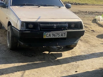 Авто ВАЗ 2109 1988 № 8522596