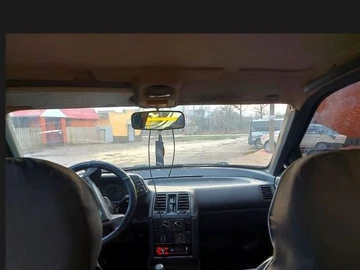 Авто ВАЗ 21102 1999 № 8523000