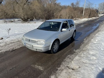 Авто Volkswagen Golf 2000 № 8523475