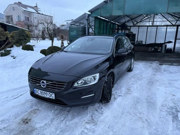 Авто Volvo V60 2015 № 8524345