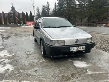 Авто Volkswagen Passat Sedan 1988 № 8525178