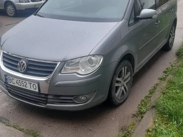Авто Volkswagen Touran 2008 № 8525279
