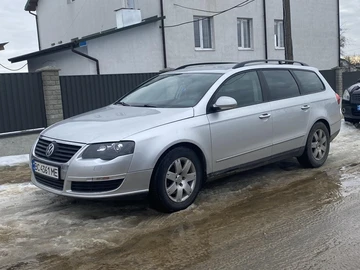 Авто Volkswagen Passat Variant 2005 № 8525445