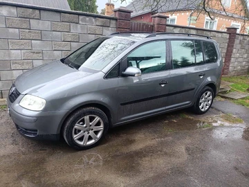 Авто Volkswagen Touran 2004 № 8525535