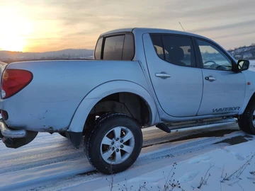 Авто Mitsubishi L 200 2009 № 8526080