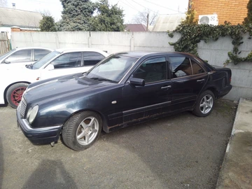 Авто Mercedes 220 2000 № 8528280