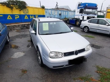 Авто Volkswagen Golf 2000 № 8529828