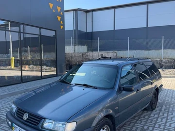 Авто Volkswagen Passat Variant 1995 № 8530565