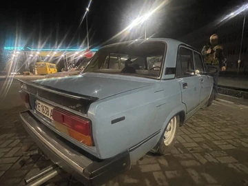 Авто ВАЗ 2107 1990 № 8531980