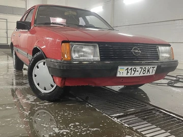 Авто Opel Rekord 1982 № 8532447