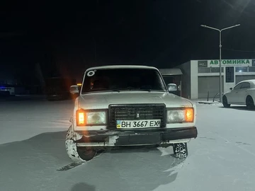 Авто ВАЗ 2107 1993 № 8532496