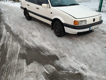 Авто Volkswagen Passat Sedan 1990 № 8532624