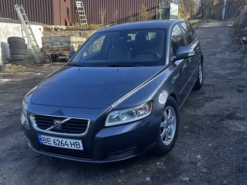 Авто Volvo V50 2010 № 8532898