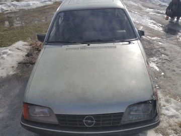 Авто Opel Rekord 1986 № 8534014
