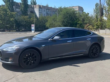 Авто Tesla Model S 2015 № 8535510