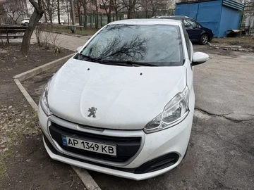 Авто Peugeot 208 2016 № 8536492