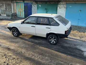 Авто ВАЗ 2109 1999 № 8536551