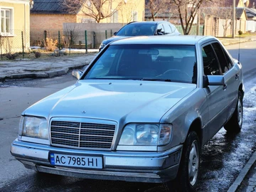 Авто Mercedes 220 1994 № 8537423