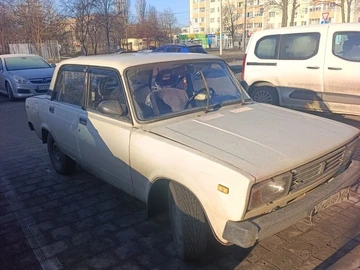 Авто ВАЗ 2105 1998 № 8537662