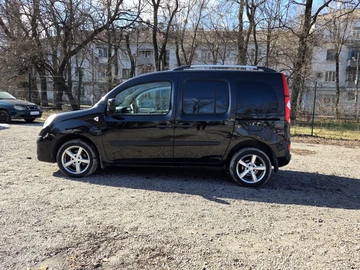 Авто Renault Kangoo Passenger 2009 № 8537671