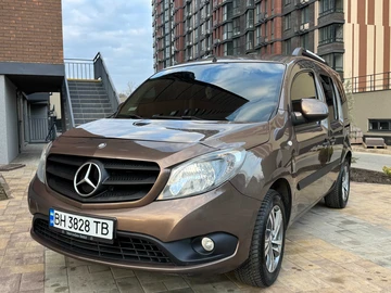 Авто Mercedes Mb 2015 № 8539000