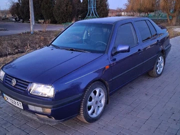 Авто Volkswagen Vento 1994 № 8539261