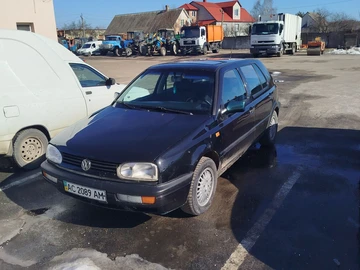 Авто Volkswagen Golf 1993 № 8539491