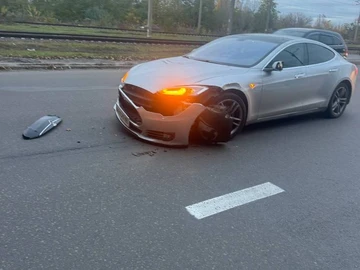 Авто Tesla Model S 2014 № 8539747